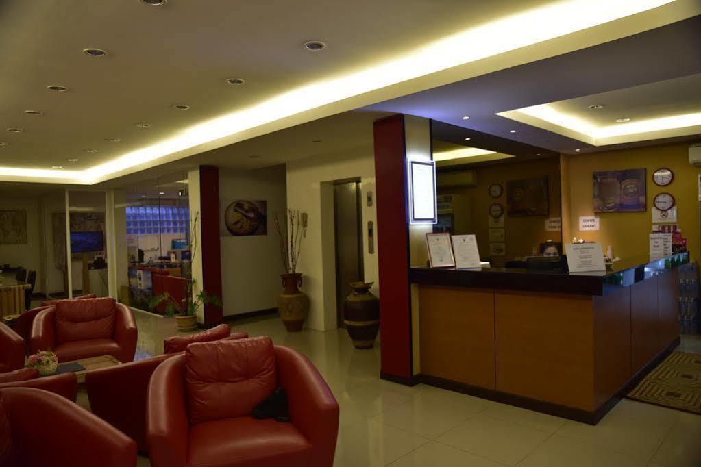 Oyo 373 Mc Ginger House Hotel Patong Exterior photo